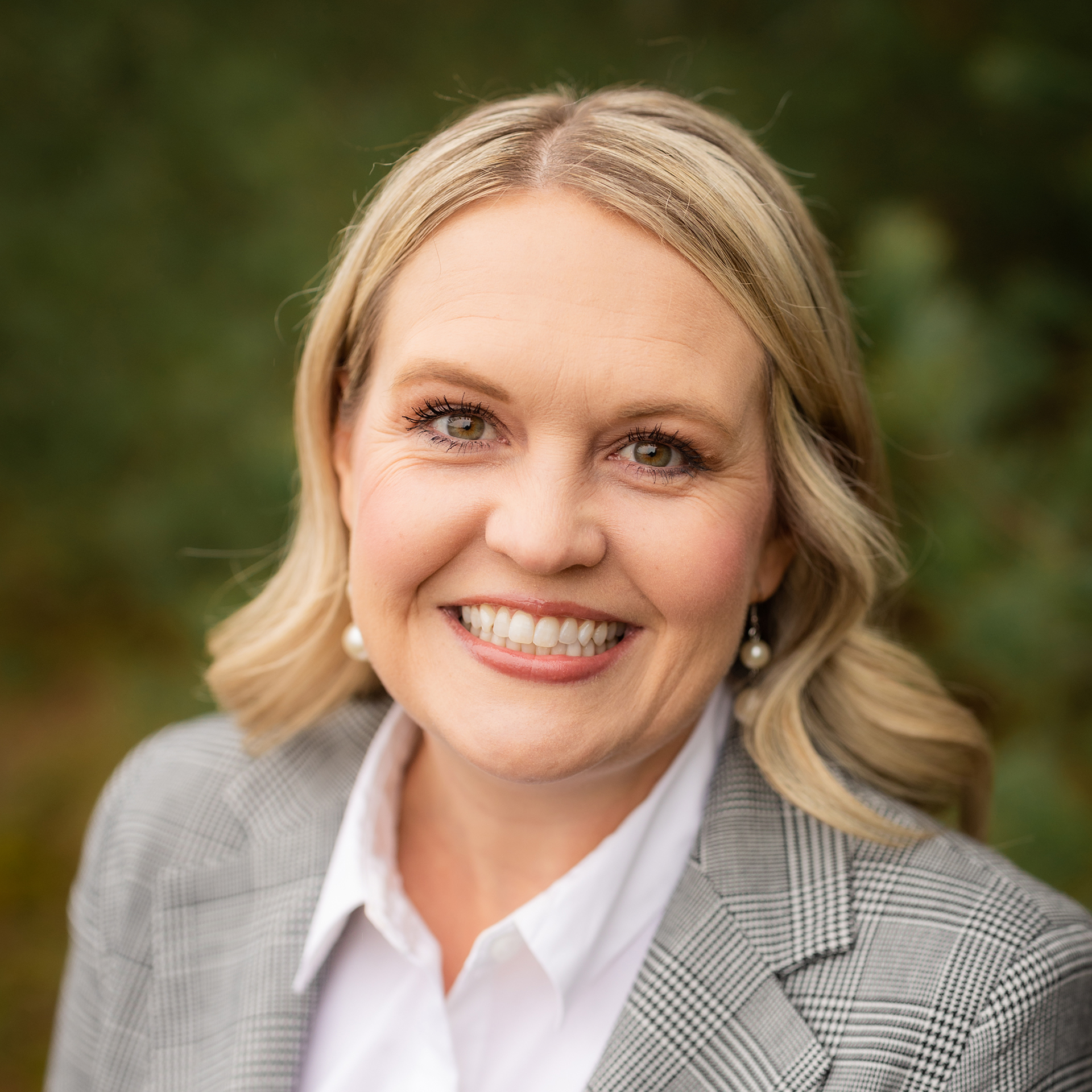 Headshot photography of Lindsay Canan, J.D.,