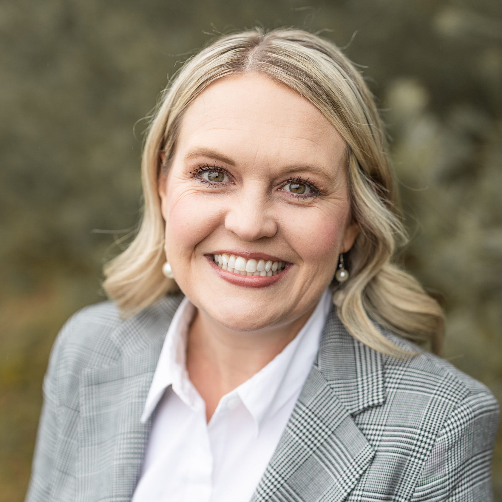 Headshot photography of Lindsay Canan, J.D.